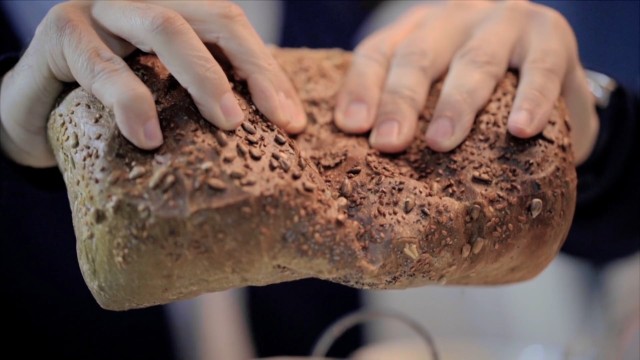 "Aşkla koymuştuk toprağın bağrına tohumumuzu." Reklam Filmi