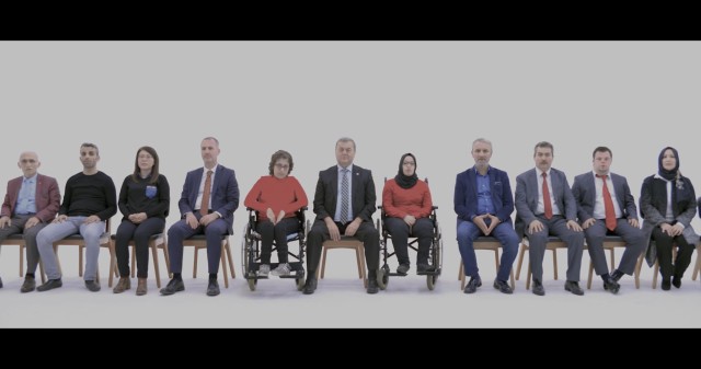 Kamu Spotu "Eksik değil sadece fazlayız, Engelimizi değil, bizi görün."