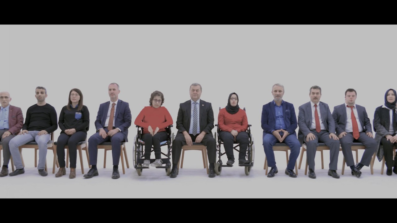 Kamu Spotu "Eksik değil sadece fazlayız, Engelimizi değil, bizi görün."